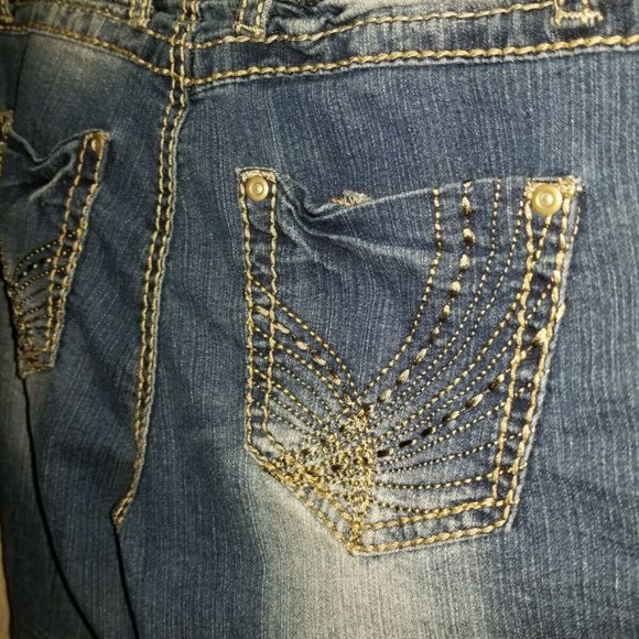 NO BOUNDARIES Juniors Cropped Cuffed Capri Jeans Size 9 - Picture 6 of 6